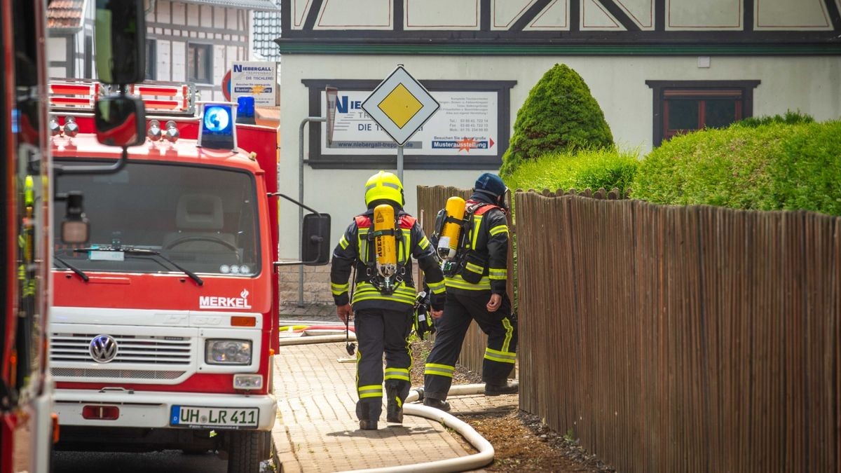 Der Ortskern von Bothenheilingen hat am Montag lichterloh in Flammen gestanden. 