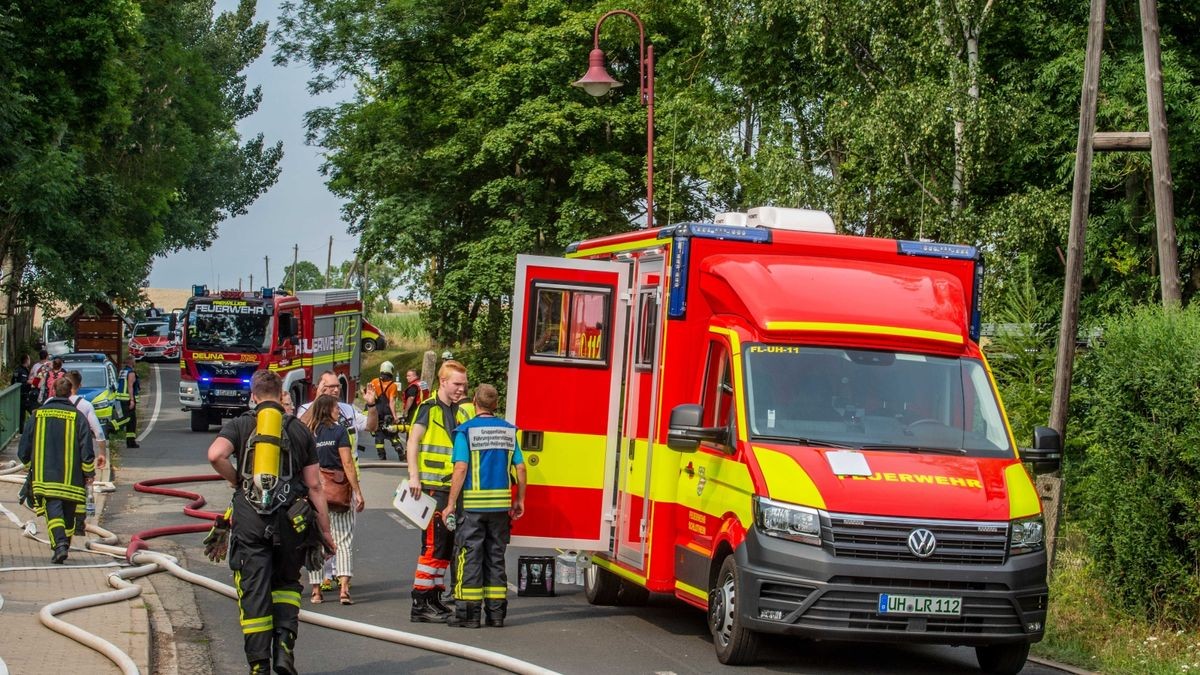 Der Ortskern von Bothenheilingen hat am Montag lichterloh in Flammen gestanden. 