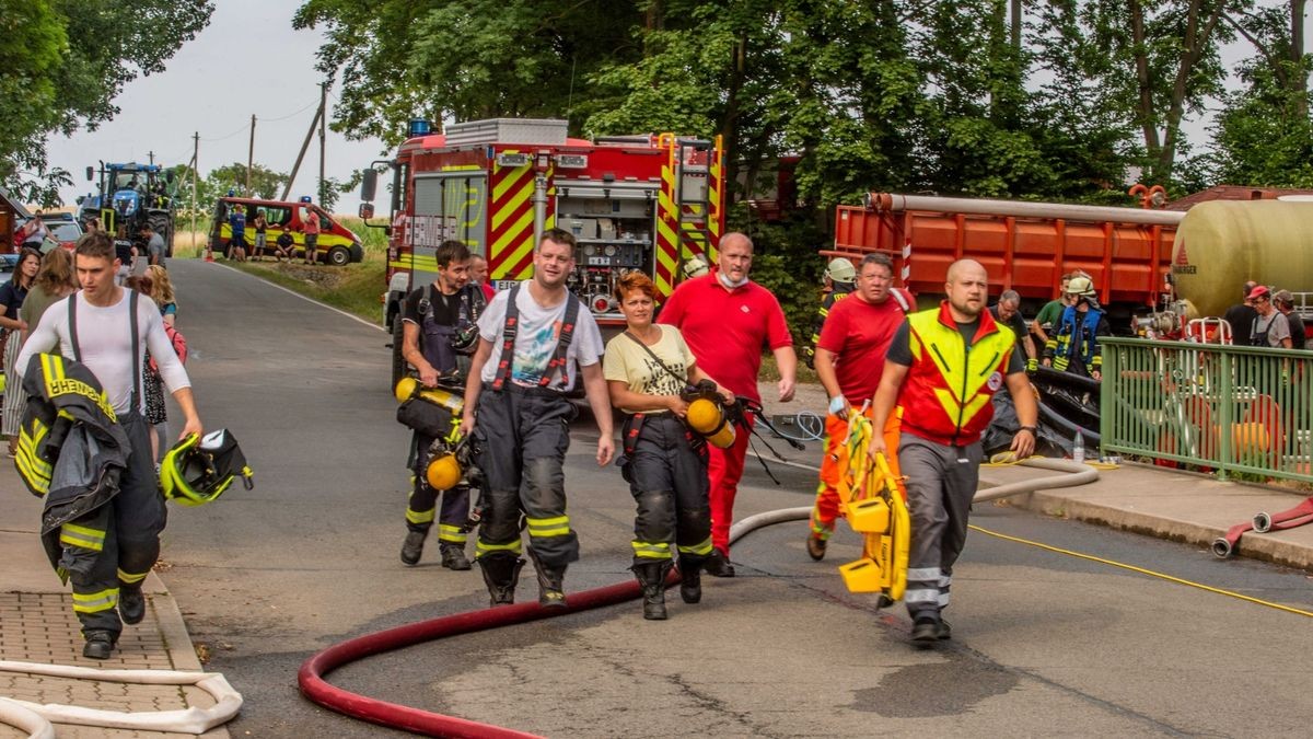 Der Ortskern von Bothenheilingen hat am Montag lichterloh in Flammen gestanden. 