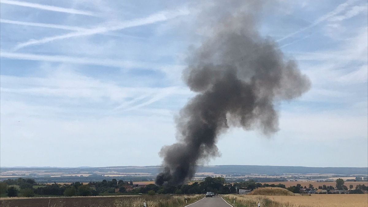 Der Ortskern von Bothenheilingen hat am Montag lichterloh in Flammen gestanden. 