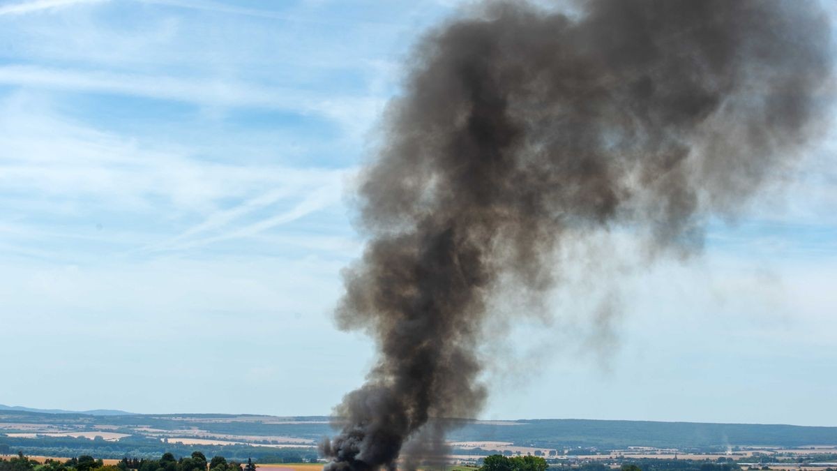 Die Rauchsäule war im ganzen Landkreis und darüber hinaus sichtbar.