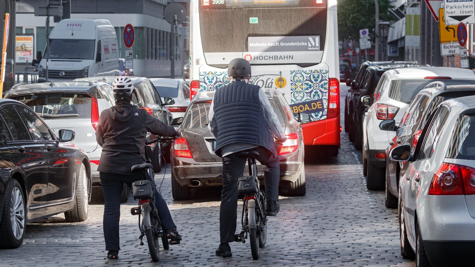 Verkehr Hamburg: Behörde plant weitere Bereiche für Anwohnerparken