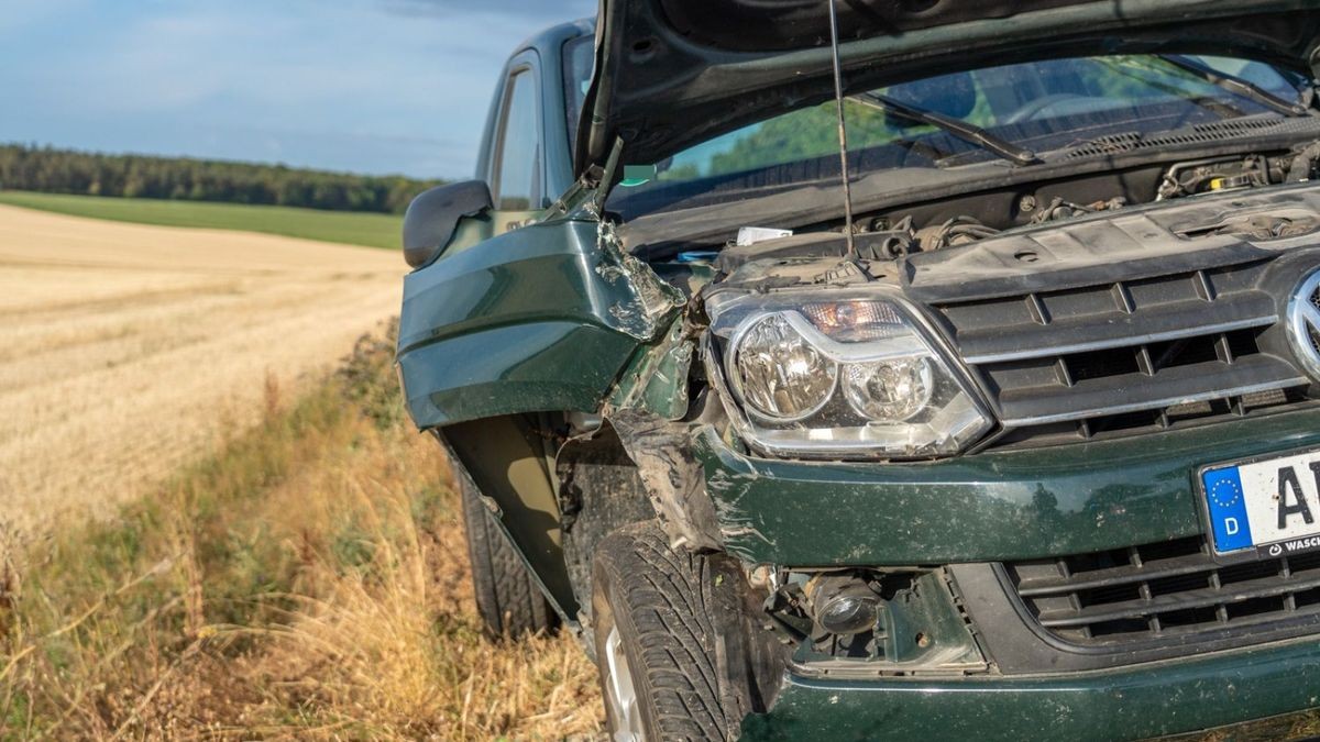 Die Freiwillige Feuerwehr Blankenhain, mit den Ortsteilen Neckeroda und Lengefeld, sperrte die Bundesstraße für die Rettungs -und Bergungsmaßnahmen für mehrere Stunden vollständig ab. 