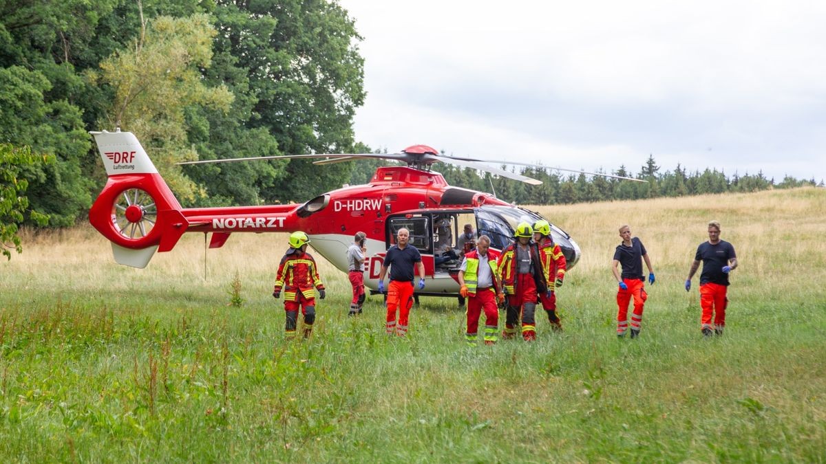 Er kam mit schweren Verletzungen in ein Krankenhaus.