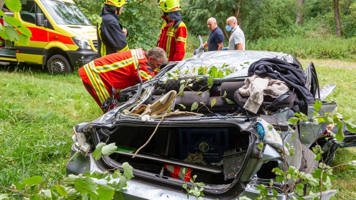 Auf der B89 bei Eisfeld im Landkreis Hildburghausen ist es am Dienstag zu einem schweren Verkehrsunfall gekommen.