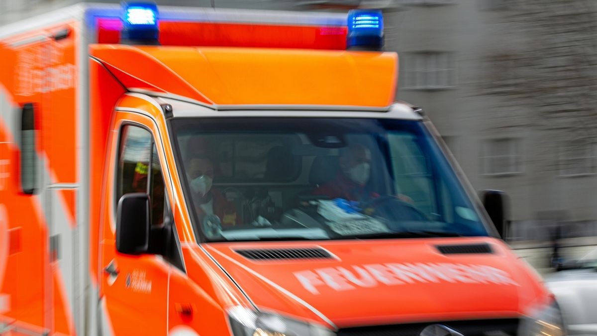 Vier Schwerverletzt mussten ins Krankenhaus gebracht werden. (Symbolfoto)