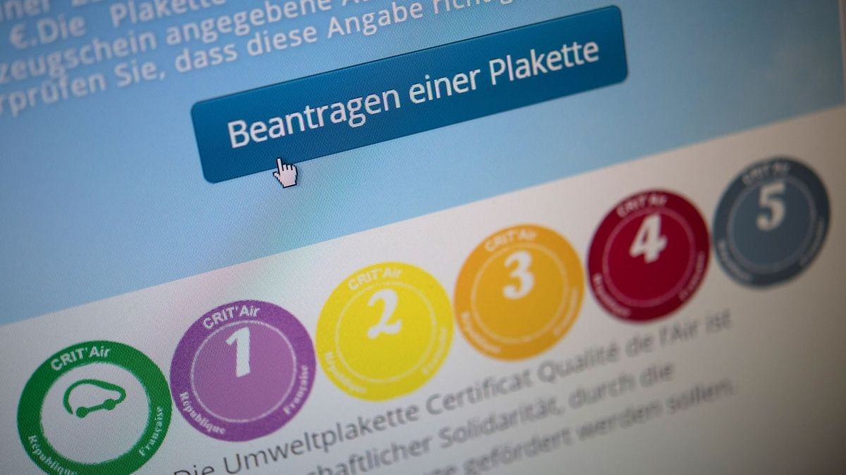 Online bestellbar: Die Umweltplakette, die vielerorts in Frankreich auch unabhängig von Feinstaubalarm nötig ist, um in die jeweiligen Bereiche einzufahren.