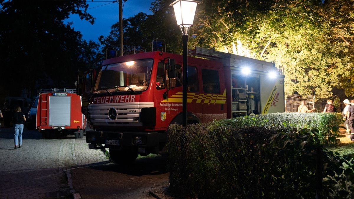 Umgehend wurden die Freiwilligen Feuerwehren aus Großobringen, Sachsenhausen und dem Umkreis alarmiert.