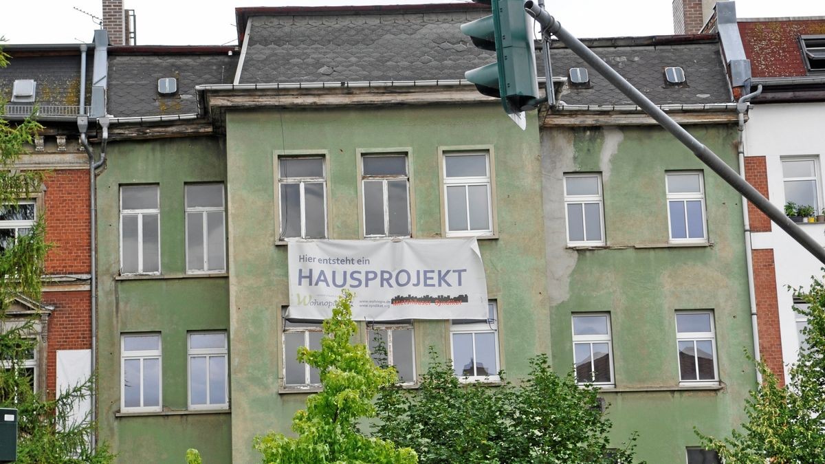 Das Wohnopia-Projekt will die Häuser Talstraße 15 und 16 sanieren, kommt aber nicht vorwärts, weil der Zuschlag aus dem Rathaus auf sich warten lässt.