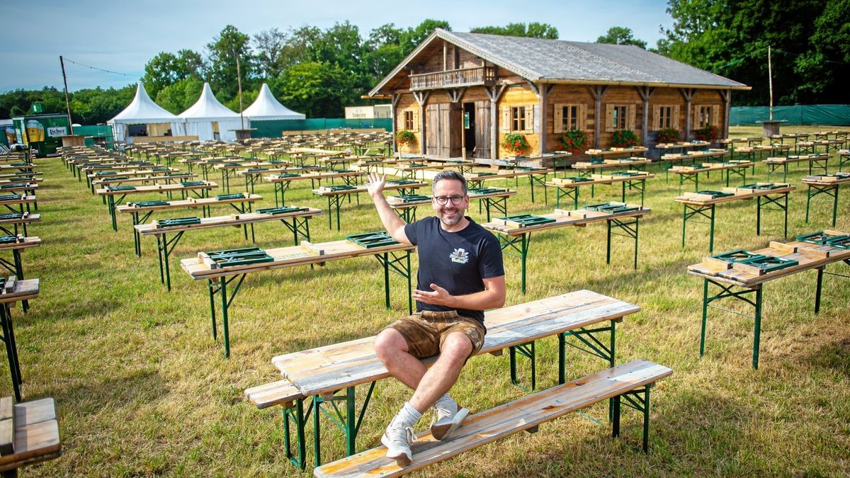 Christian Mehler wartet auf dem Festivalgelände. Er rechnet mit rund 2000 Gästen pro Abend.