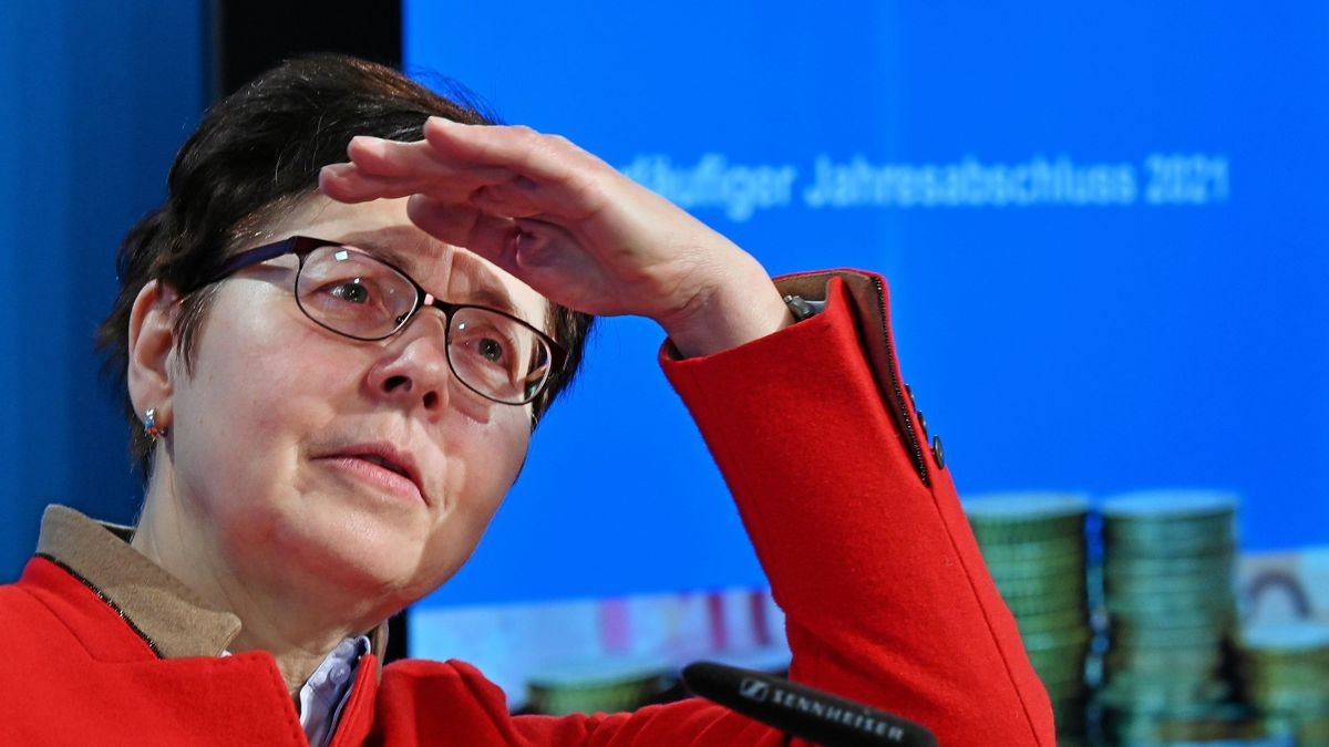 Finanzministerin Heike Taubert (SPD) sieht neue Ausgaben auf sich zukommen. Der Kompromissentwurf sieht ein Rekordvolumen von 13,7 Milliarden Euro vor. (Archivbild)