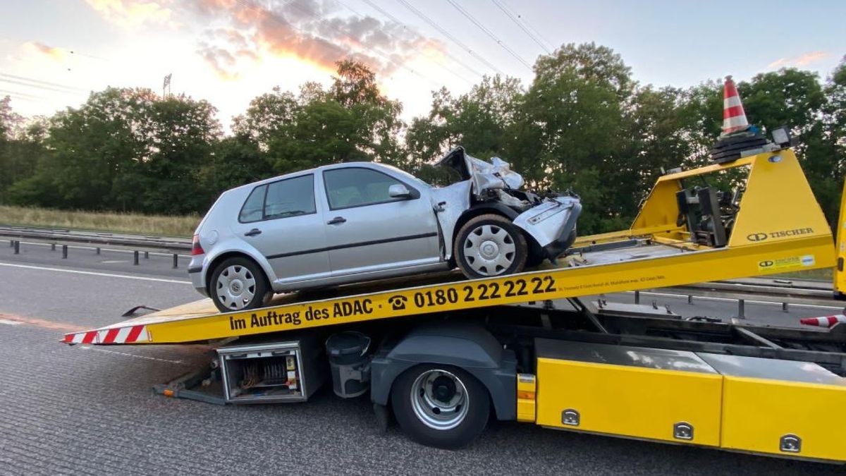 Ein 64-jähriger Golf-Fahrer hatte die Geschwindigkeit des vor ihm fahrenden Lkw offenbar falsch eingeschätzt.