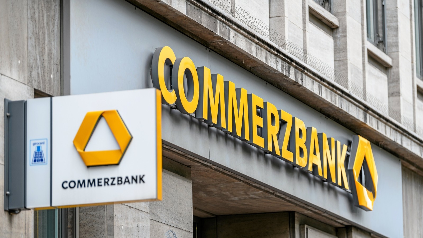 Commerzbank in Duisburg sucht Mitarbeiter für das Callcenter