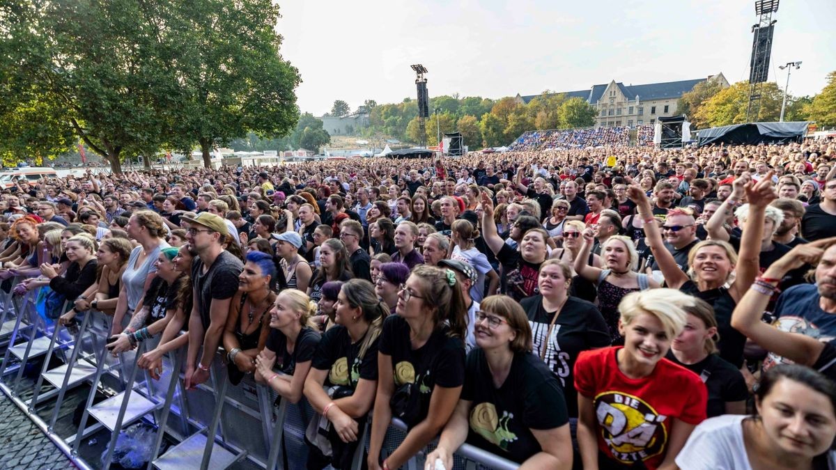 Die Fans der Ärzte.