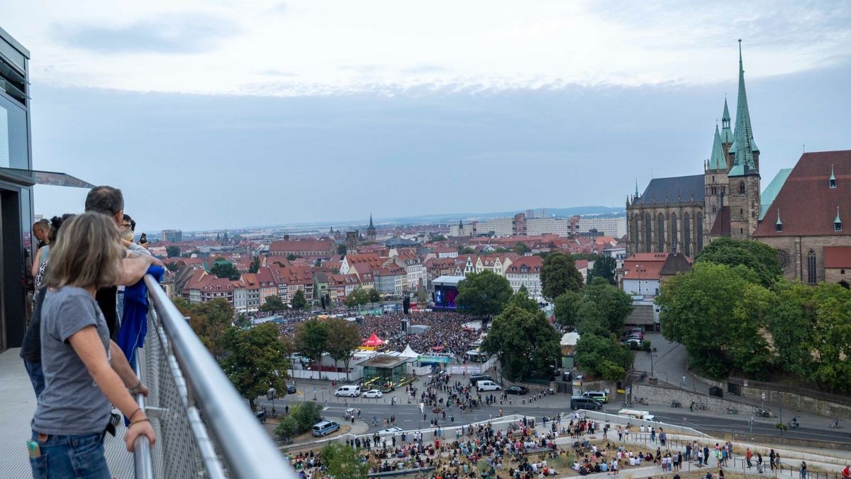 Die Ärzte auf dem Erfurter Domplatz.