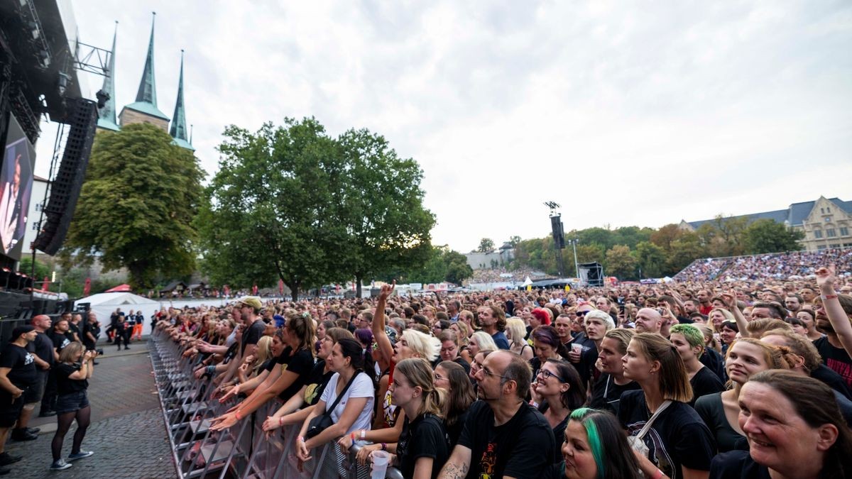 Die Fans der Ärzte.