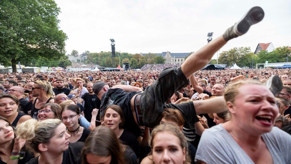 Die Fans der Ärzte.