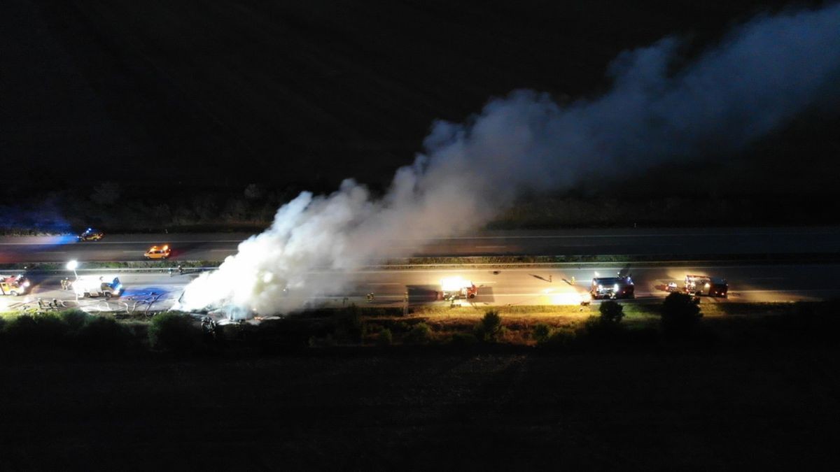 Die Autobahn zwischen Nordhausen und Nordhausen-West musste für Stunden in beiden Richtungen gesperrt werden.