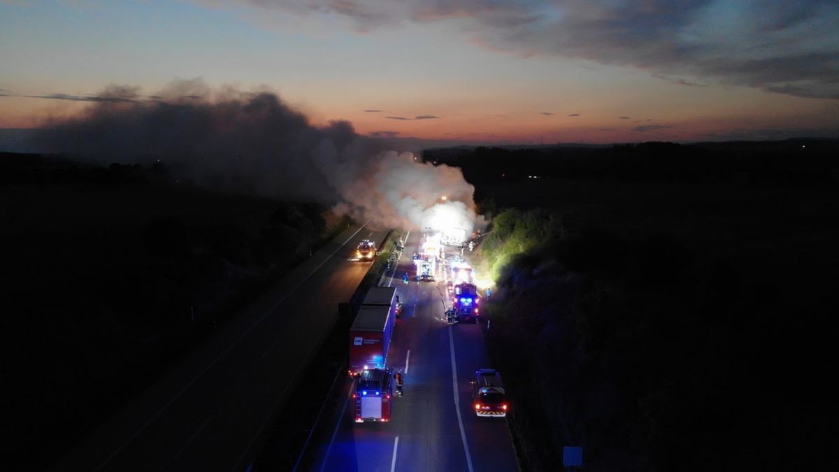 Die Autobahn zwischen Nordhausen und Nordhausen-West musste für Stunden in beiden Richtungen gesperrt werden.