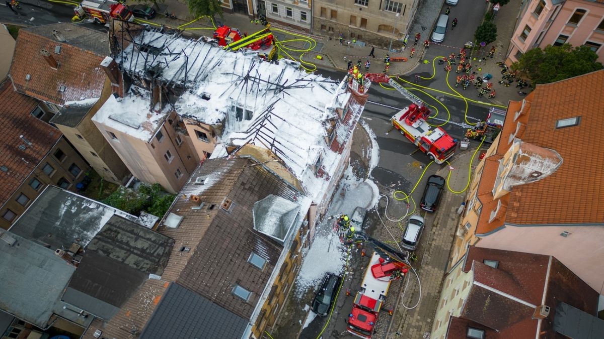 Am frühen Sonntagmorgen war aus unbekannter Ursache ein Feuer in dem Haus ausgebrochen.