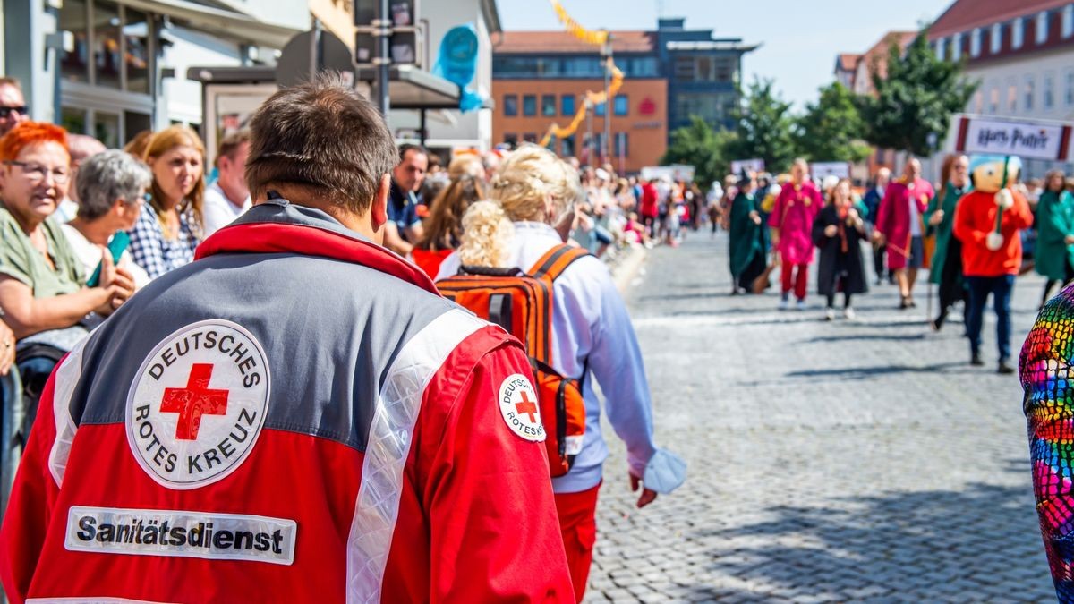 Mit zahlreichen Bildern zog am Sonntag der große Festumzug zur Mühlhäuser Stadtkirmes durch den Ort.