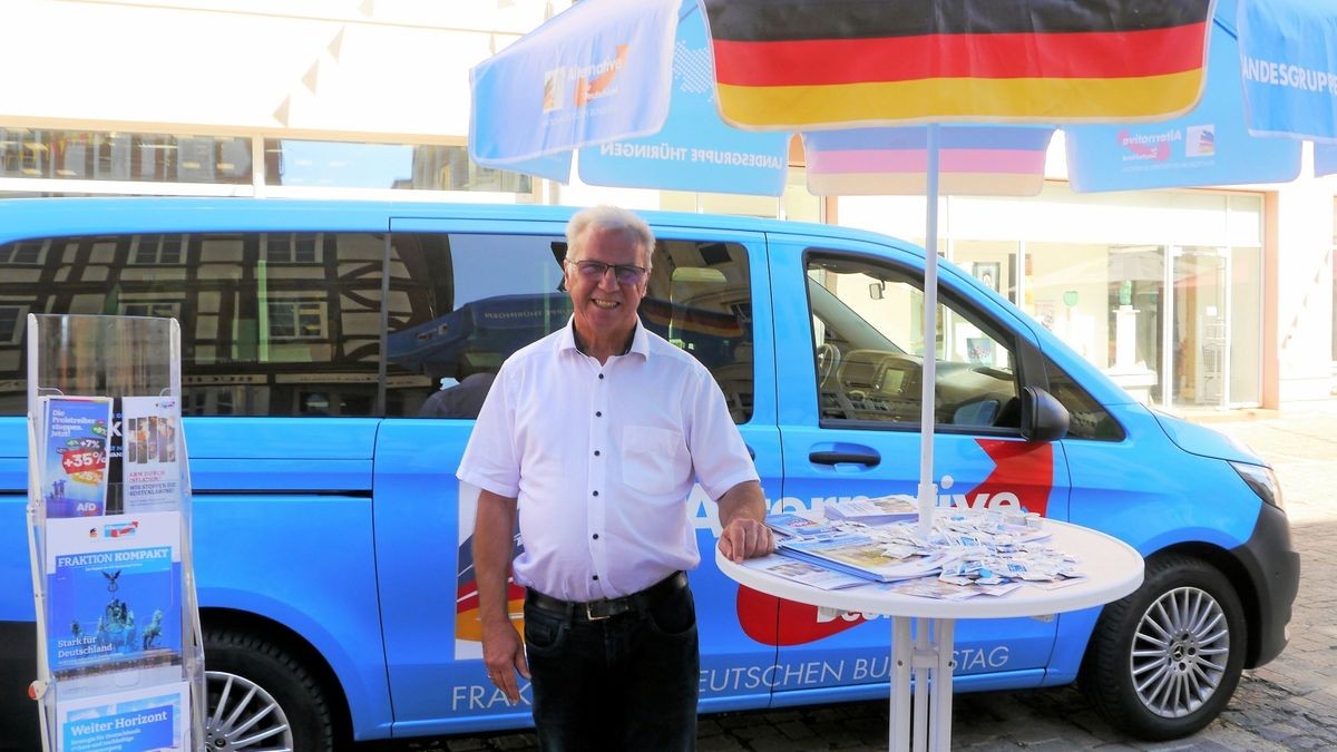 Klaus Stöber vertritt für die AfD den Wahlkreis 190 (Unstrut-Hainich- und Wartburgkreis) im Bundestag. Kürzlich war er mit einem Infomobil auf dem Mühlhäuser Steinweg.