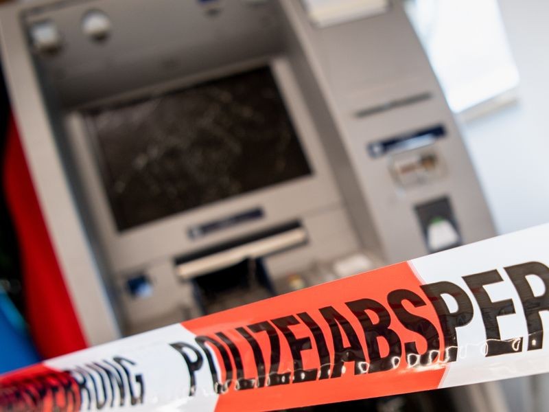 Polizei Hamburg Panzerknacker? Lauter Knall in Eidelstedt und Altona