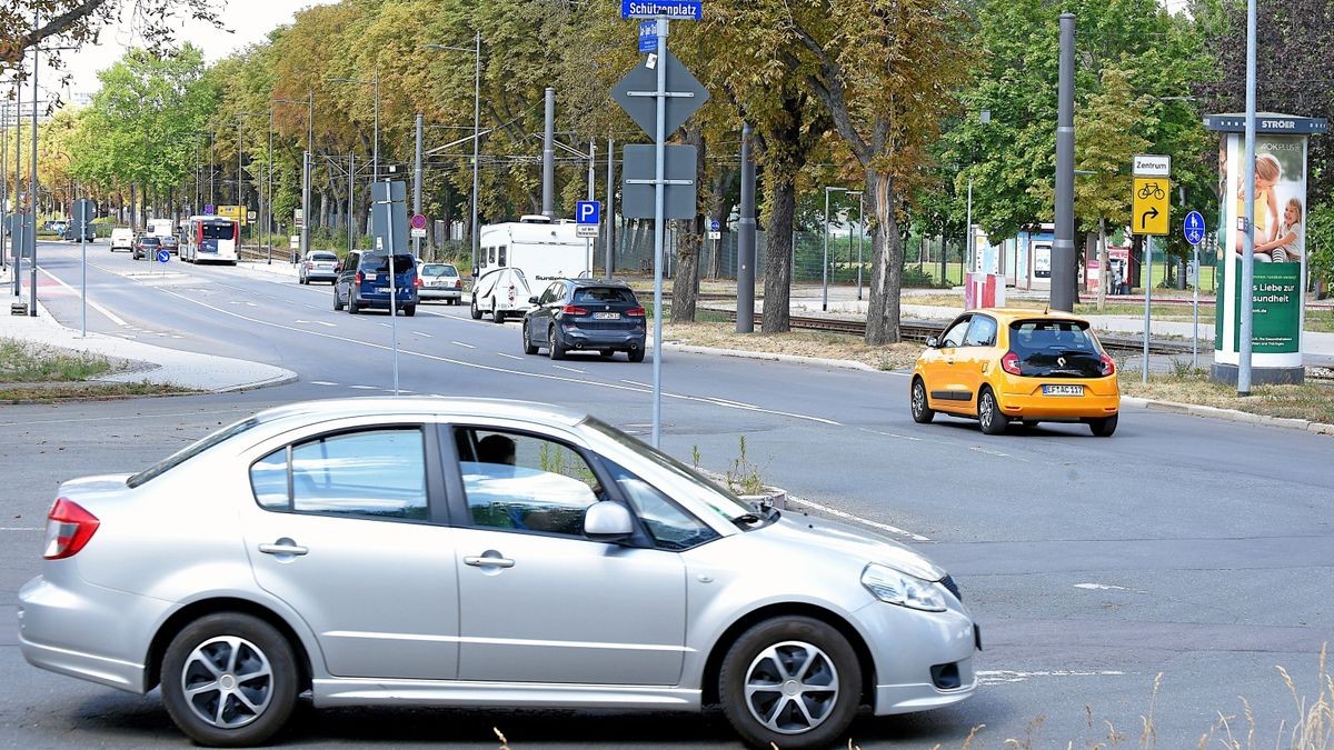 Diese Kreuzung soll als Kreisverkehr ausgebaut werden.