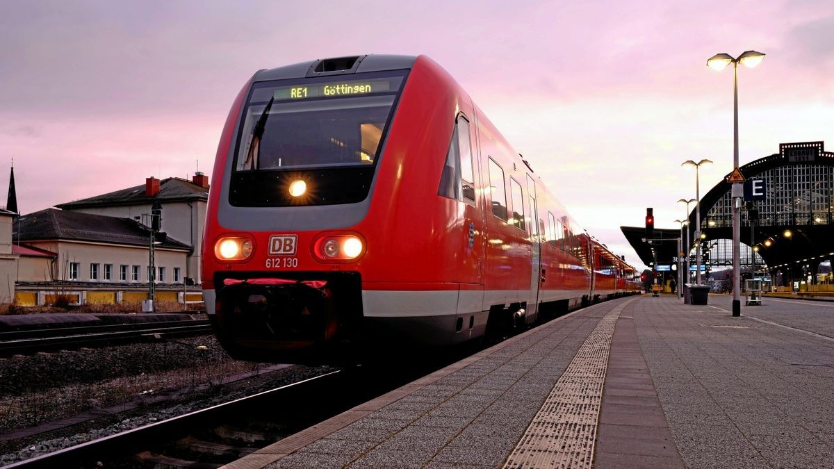 Unwetter über Ostthüringen: Mitte-Deutschland-Bahnstrecke auf ...