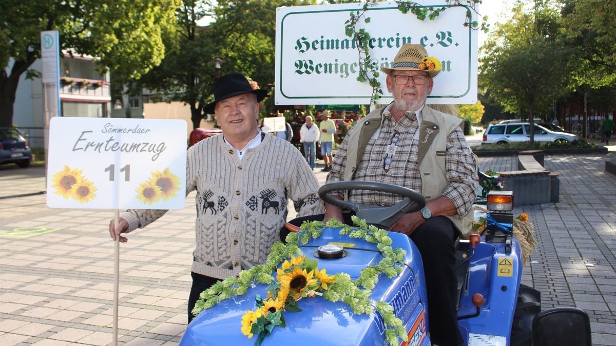 Im Bild Kurt Gräßer (links) und Hubert Held vom Heimatverein Wenigensömmern.