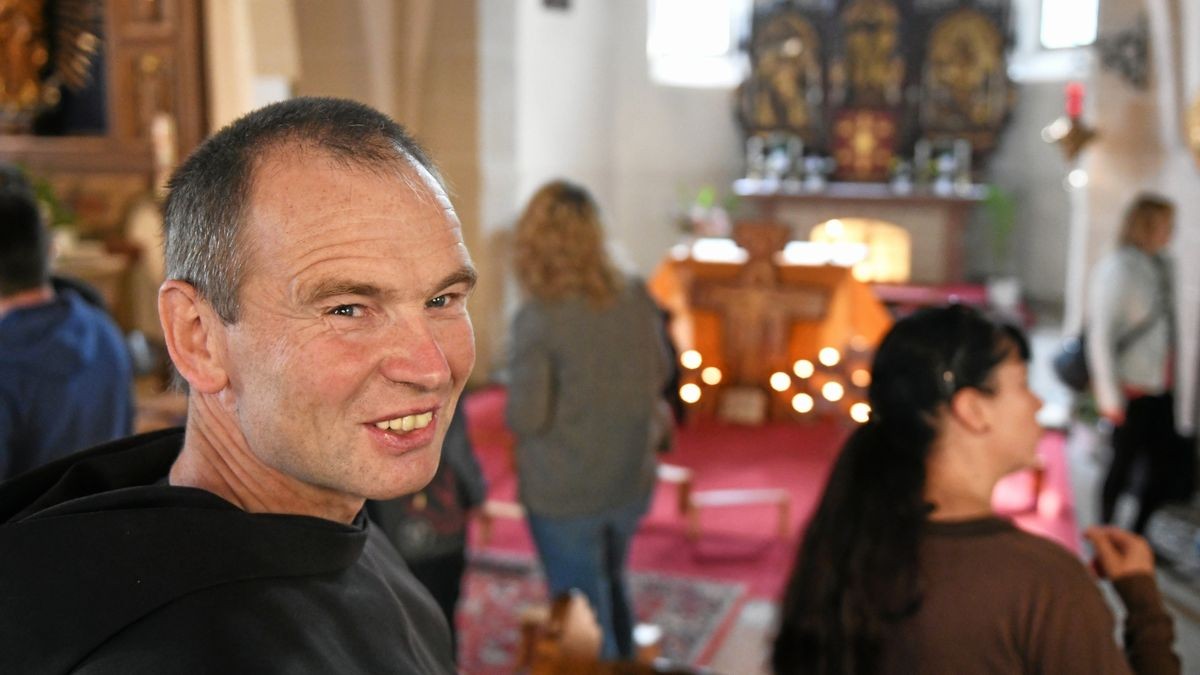 Bruder Johannes Küpper verlässt den Hülfensberg. Eigene Spuren hat er dort hinterlassen. Doch nun will sich der Franziskaner neuen Herausforderungen stellen.