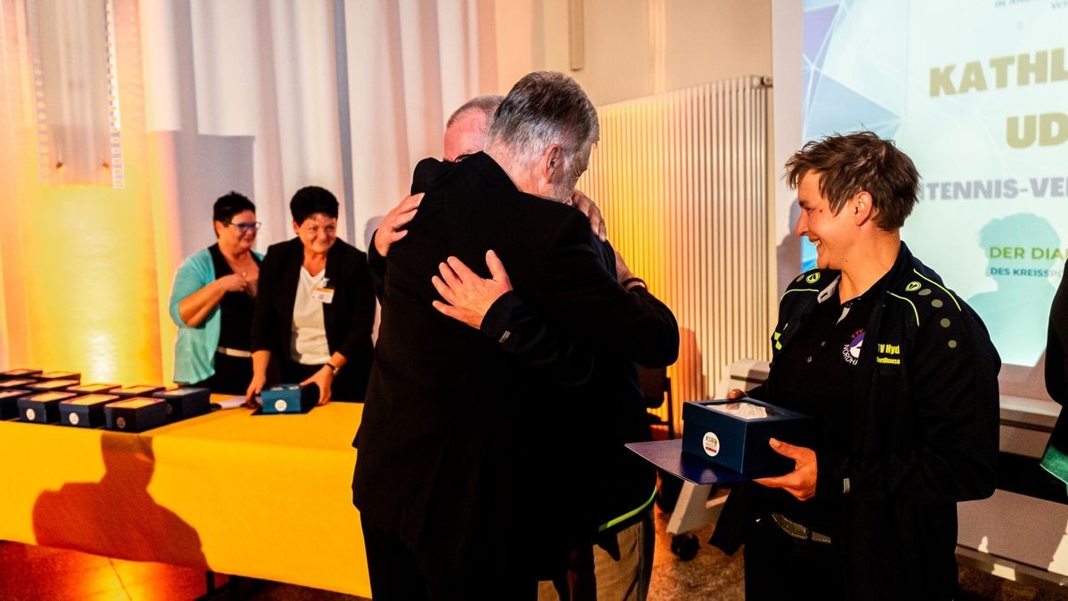 Bei der Ehrenamtsgala im Polizeipräsidium Nordhausen wurden 40 Personen für ihr ehrenamtliches Engagement vom Kreissportbund Nordhausen ausgezeichnet. Es war die erste Gala in dieser Form.