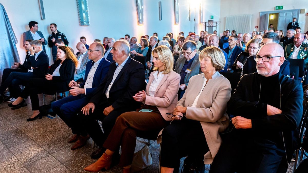 Bei der Ehrenamtsgala im Polizeipräsidium Nordhausen wurden 40 Personen für ihr ehrenamtliches Engagement vom Kreissportbund Nordhausen ausgezeichnet. Es war die erste Gala in dieser Form.