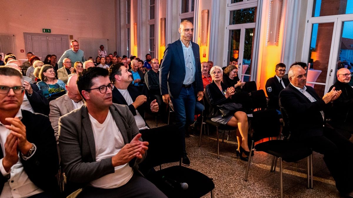 Bei der Ehrenamtsgala im Polizeipräsidium Nordhausen wurden 40 Personen für ihr ehrenamtliches Engagement vom Kreissportbund Nordhausen ausgezeichnet. Es war die erste Gala in dieser Form.