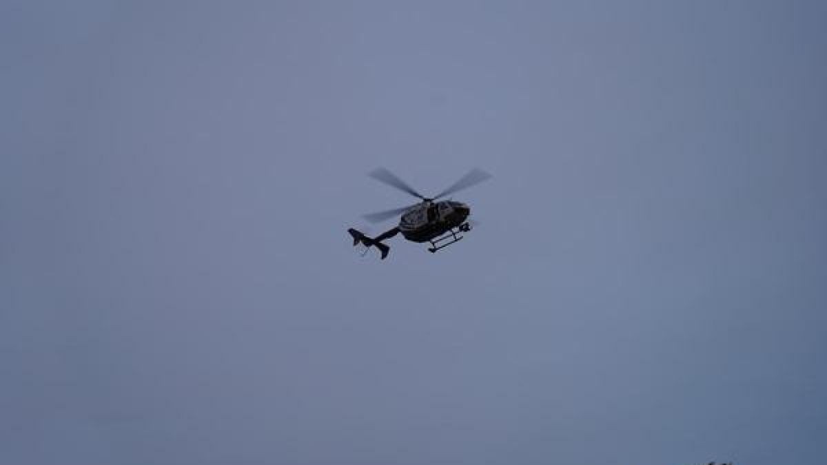 Auch ein Polizeihubschrauber kam zum Einsatz (Symbolbild).