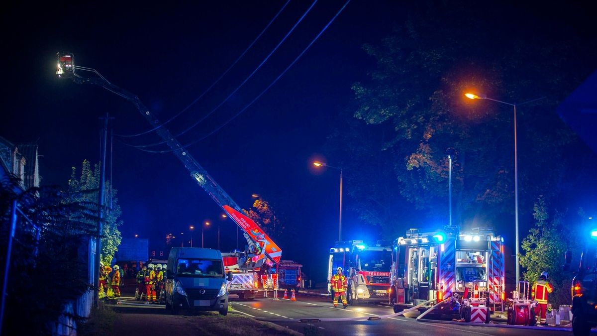 Er wurde verletzt ins Krankenhaus gebracht.