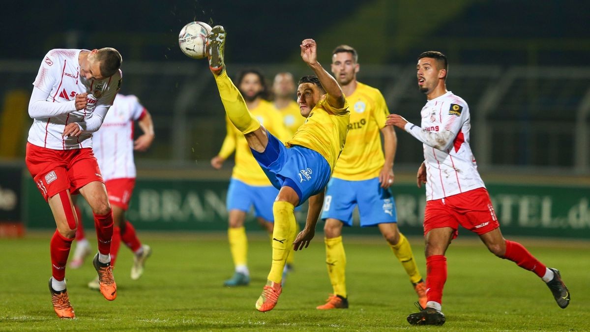 Der FC Rot-Weiß Erfurt hat die erste Auswärtsniederlage in dieser Saison kassiert. Bei Lok Leipzig unterlag der Regionalliga-Aufsteiger vor 5053 Zuschauern unglücklich mit 0:1. Das entscheidende Tor fiel in der 89. Minute