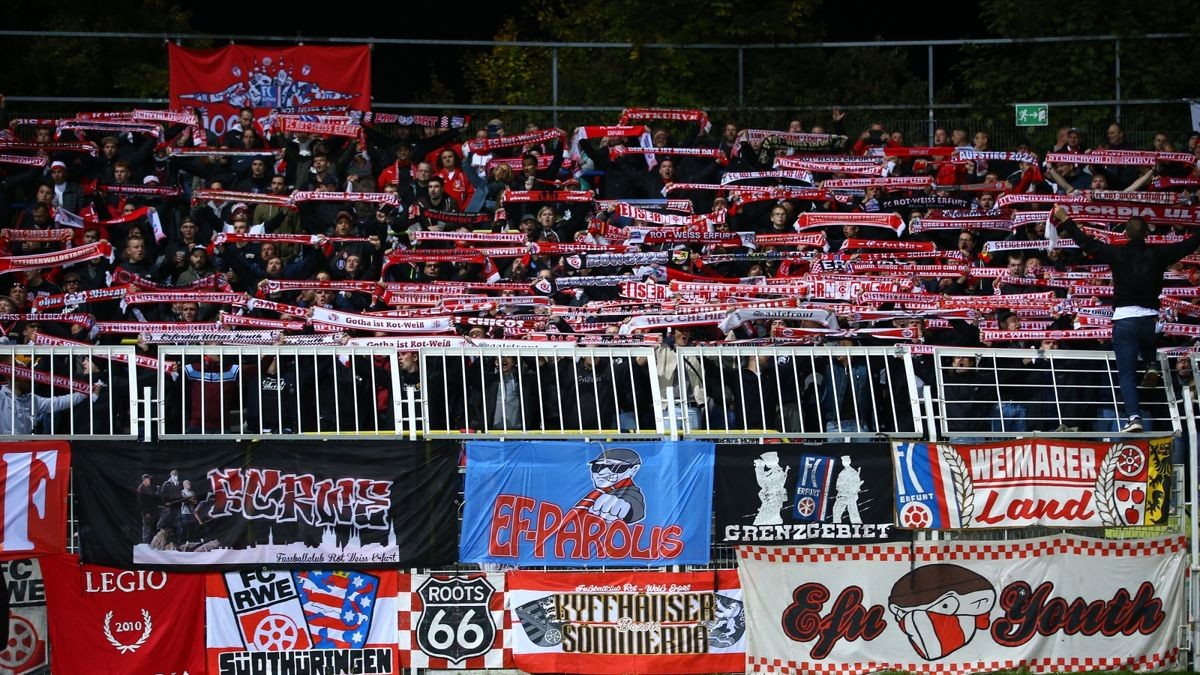 Der FC Rot-Weiß Erfurt hat die erste Auswärtsniederlage in dieser Saison kassiert. Bei Lok Leipzig unterlag der Regionalliga-Aufsteiger vor 5053 Zuschauern unglücklich mit 0:1. Das entscheidende Tor fiel in der 89. Minute