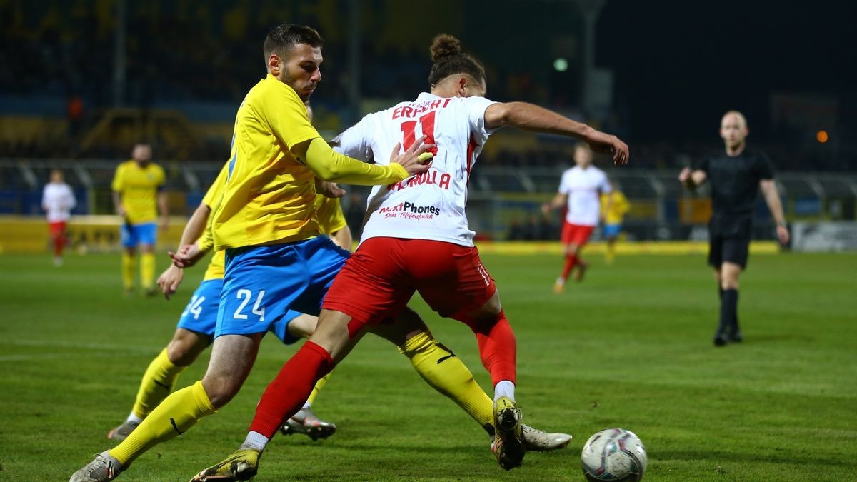 Der FC Rot-Weiß Erfurt hat die erste Auswärtsniederlage in dieser Saison kassiert. Bei Lok Leipzig unterlag der Regionalliga-Aufsteiger vor 5053 Zuschauern unglücklich mit 0:1. Das entscheidende Tor fiel in der 89. Minute