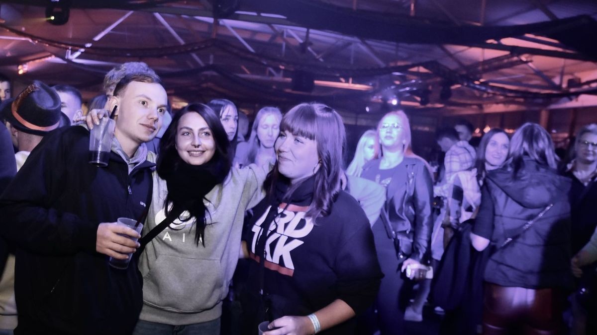 Die DIA Plattenpussys und der Justine Prince rockten das Festzelt und sorgten für Partystimmung.