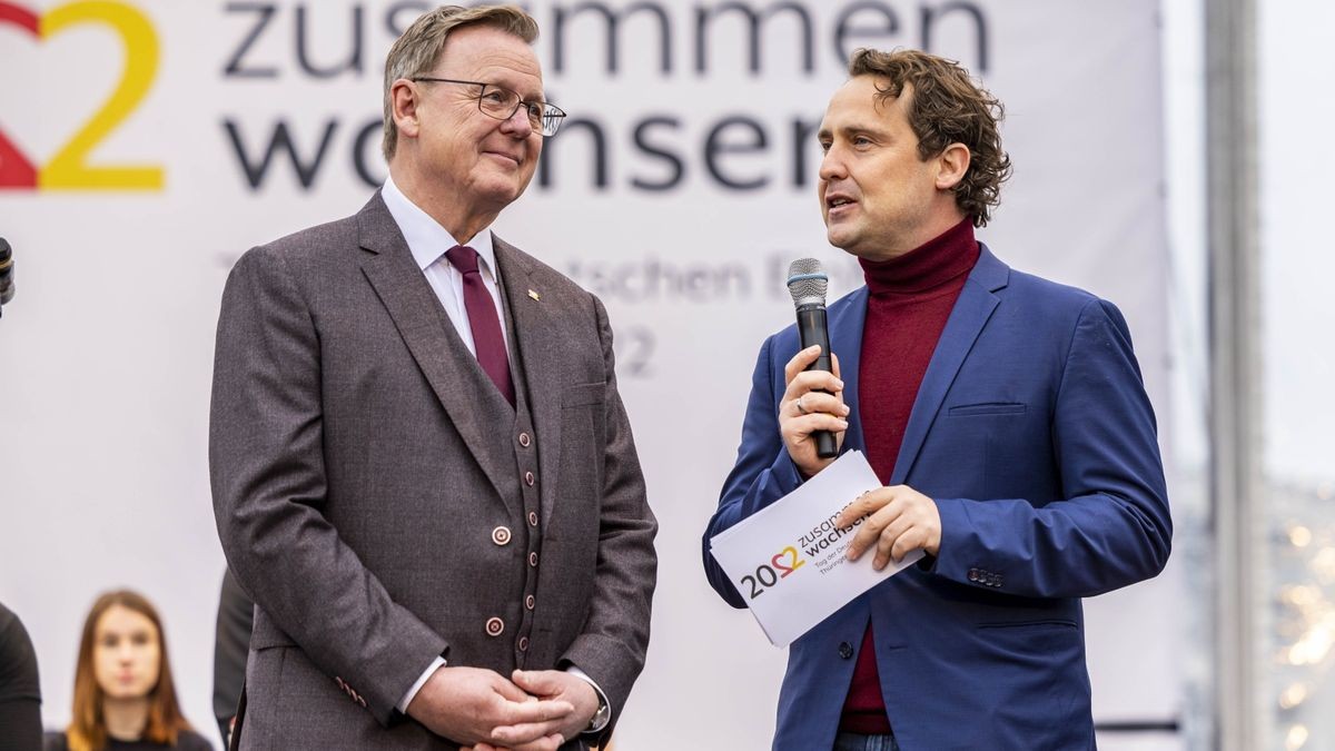 Bodo Ramelow und Stefan Ganß auf der Eröffnungsveranstaltung auf dem Domplatz zum Tag der Deutschen Einheit 2022 in Erfurt