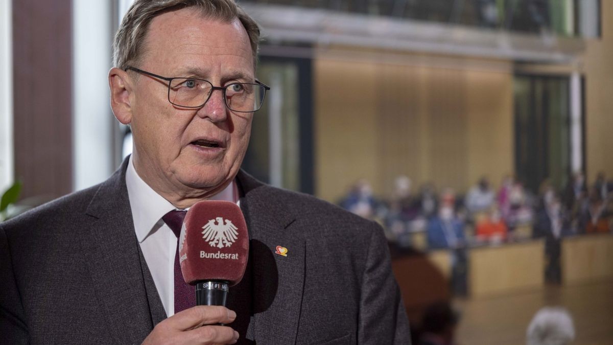 Bodo Ramelow im Zelt des Bundesrates auf dem Domplatz zum Tag der Deutschen Einheit 2022 in Erfurt