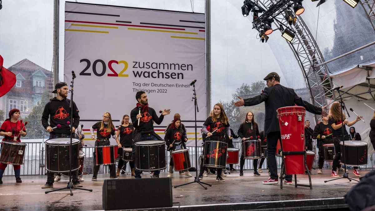 Como Vento - Trommlergruppe aus Altenburg bei der Eröffnungsveranstaltung zum Tag der Deutschen Einheit in Erfurt