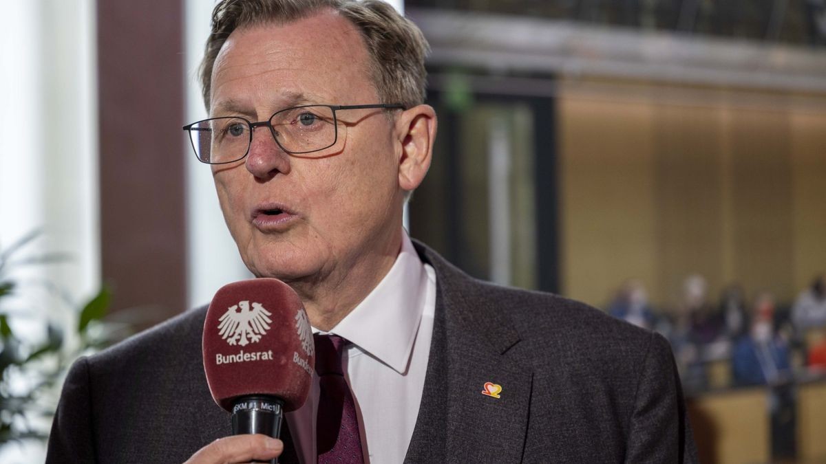 Bodo Ramelow im Zelt des Bundesrates auf dem Domplatz zum Tag der Deutschen Einheit 2022 in Erfurt