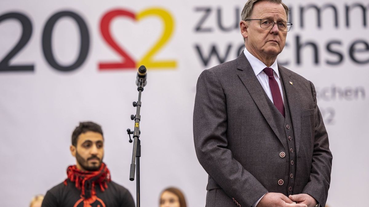 Bodo Ramelow auf der Eröffnungsveranstaltung auf dem Domplatz zum Tag der Deutschen Einheit 2022 in Erfurt