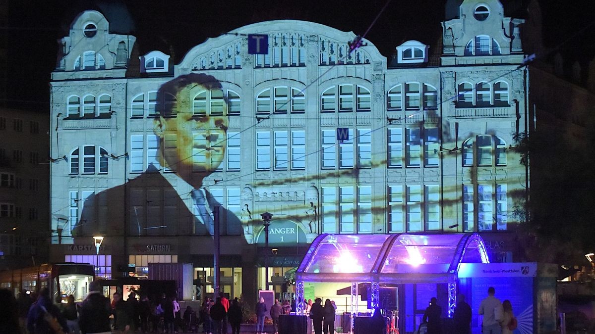 Abendinszenierung am Kaufhaus Anger 1.