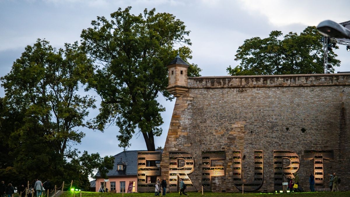 Der Erfurt-Schriftzug auf dem Petersberg.