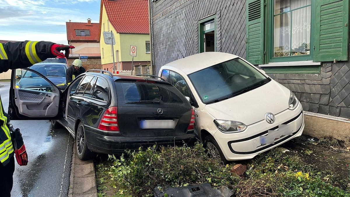 Die Gesamthöhe des Sachschadens war zunächst unklar. 