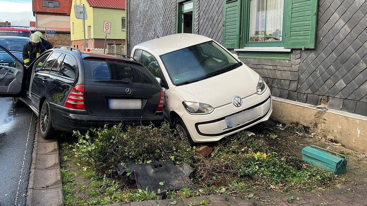 Die Gesamthöhe des Sachschadens war zunächst unklar.