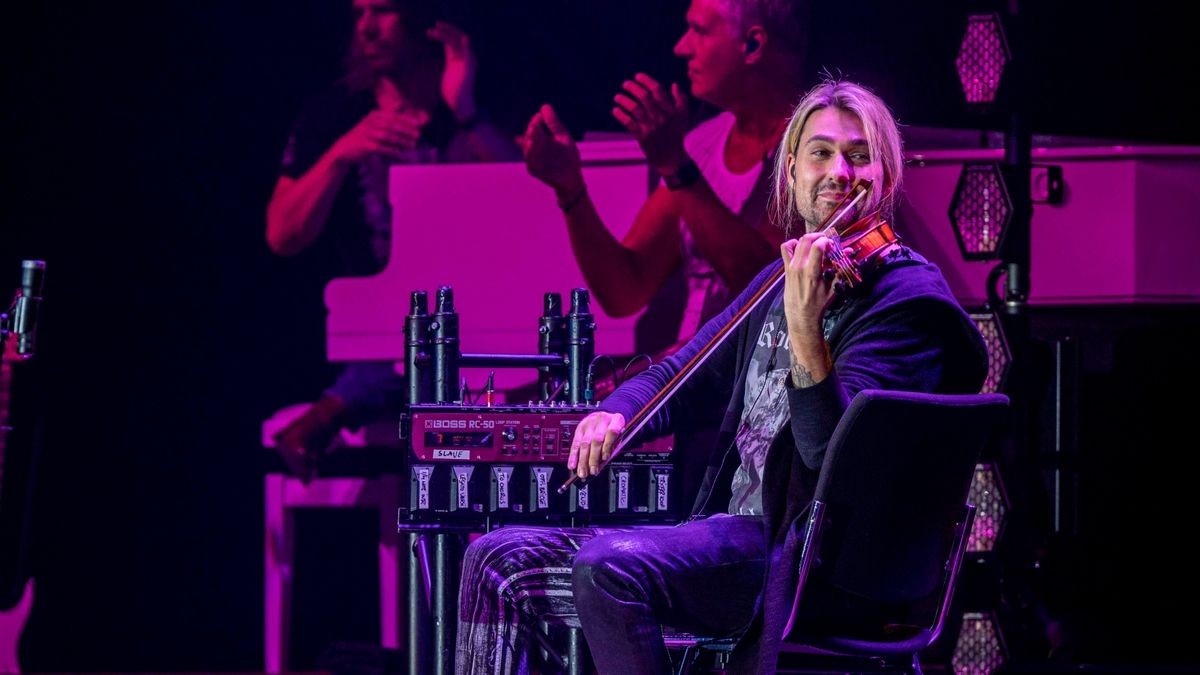 David Garrett spielt mit seiner Band vor über 4000 Gästen in der Erfurter Messehalle sein 